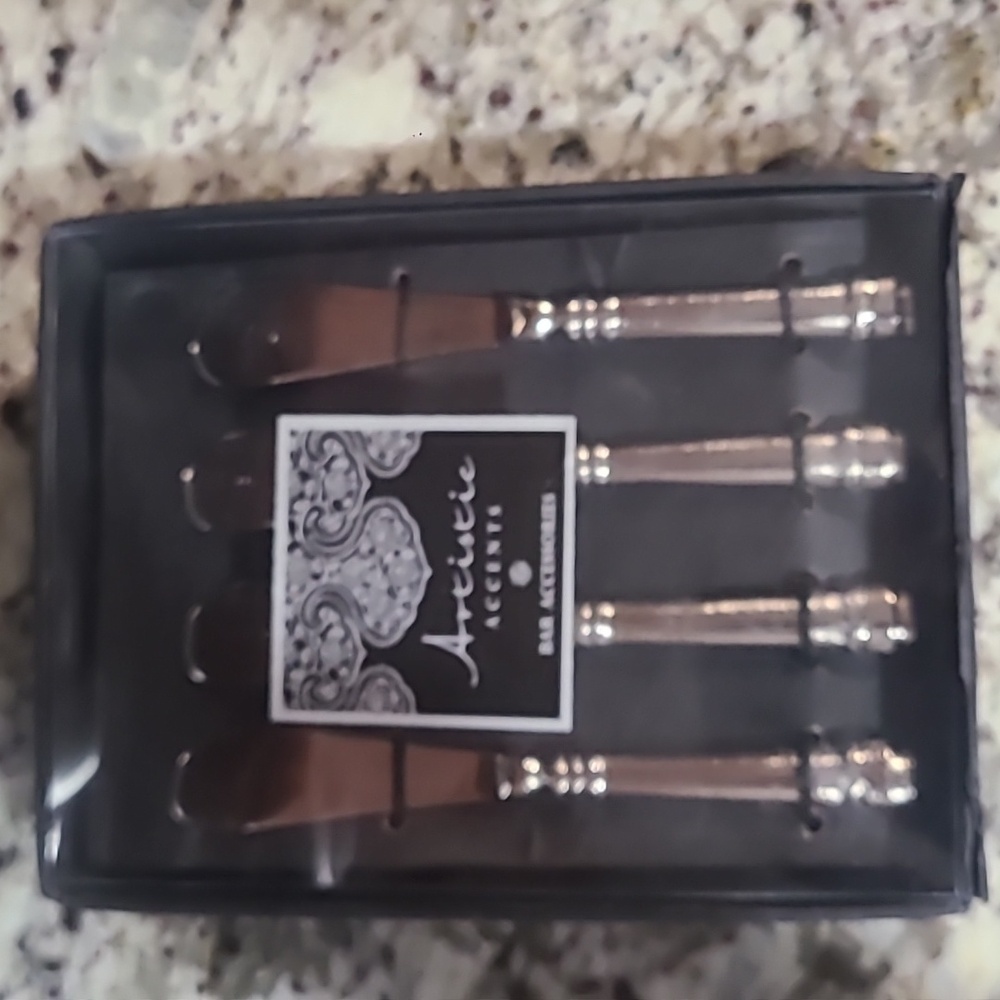 Artistic Accents Spreaders
